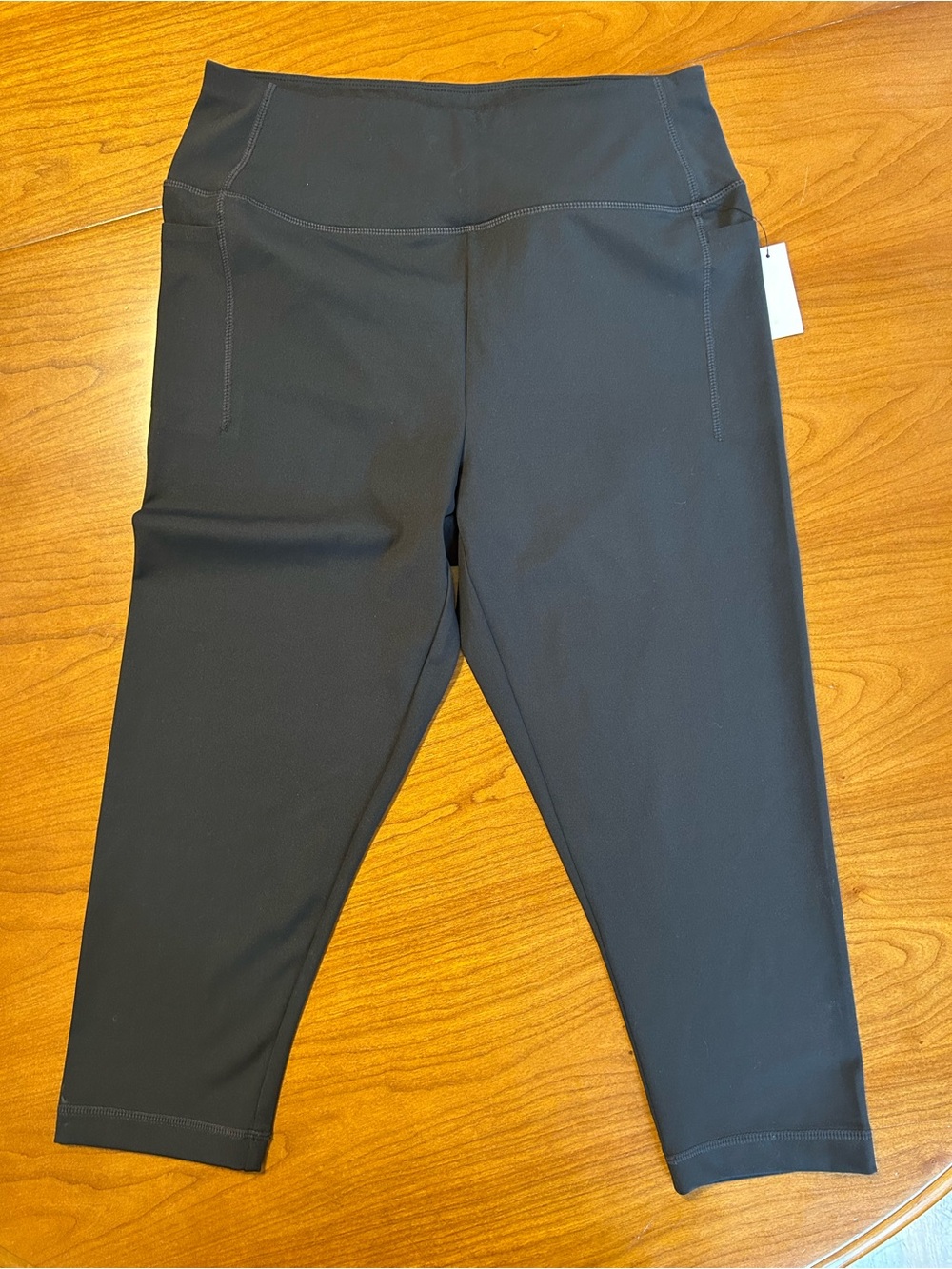 NWT T by Talbots Legging Capri Black Size Medium High Waist Pocket Athletic M